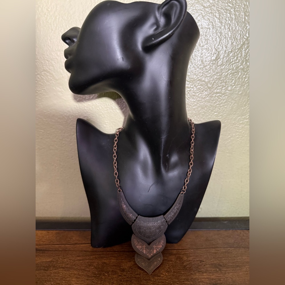 Paparazzi Jewelry Bronze statement necklace